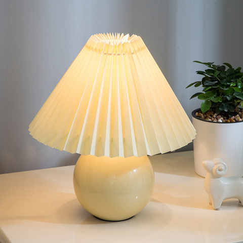 Pleated Lampshade Lamp