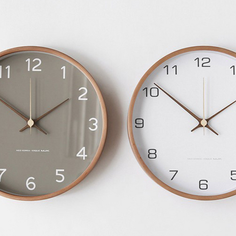 Magnolia Nordic Solid Wood Wall Clock