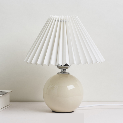 Pleated Lampshade Lamp
