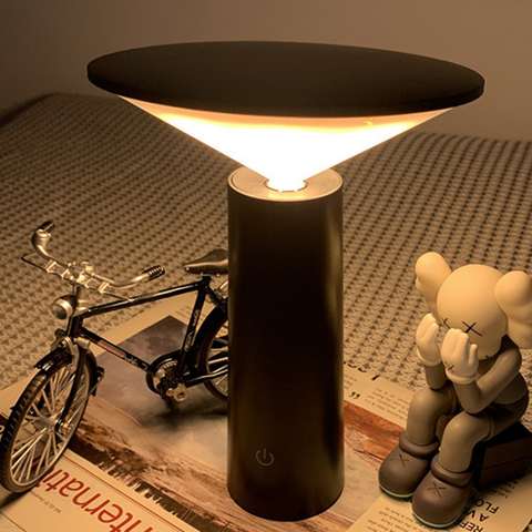Eye Table Lamp