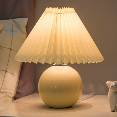 Pleated Lampshade Lamp